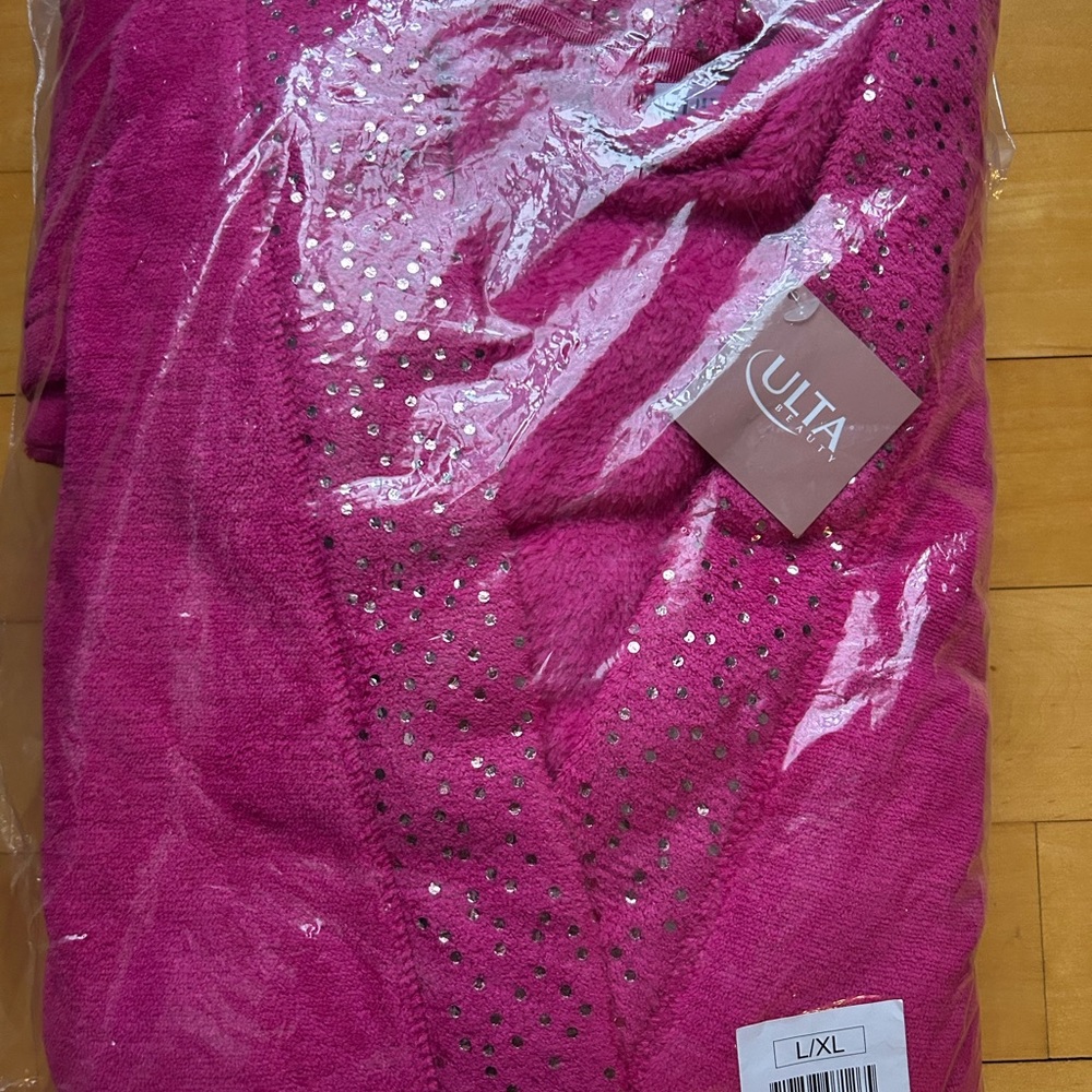 NWT Ulta Pink Sequin Robe L/XL Spa Day Soft Bright Fuchsia Large / Extra Large